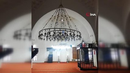 7,6'lık depremin hissedildiği Kastamonu'da cami avizeleri böyle sallandı