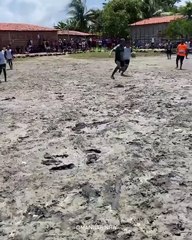 Quand on aime le foot, ce n'est pas une petite pluie que nous arrête
