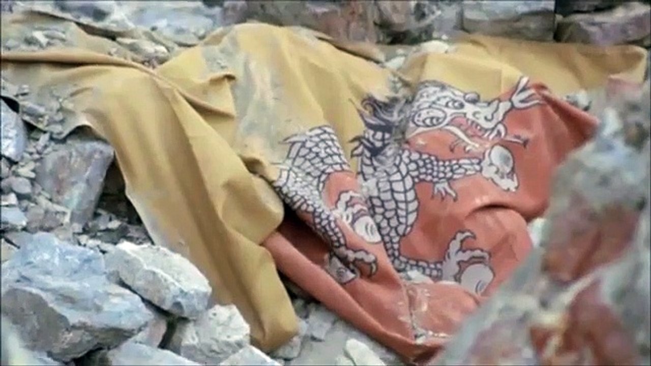 Les Roches Maudites | movie | 2011 | Official Trailer