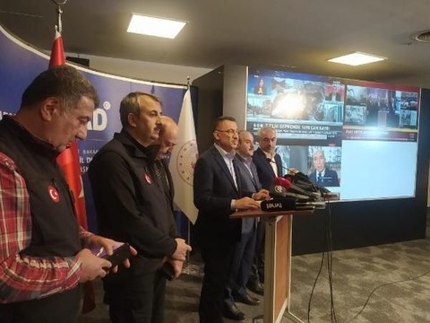 Fuat Oktay 10 ili deprem bölgesi ilan ediyor olacağız