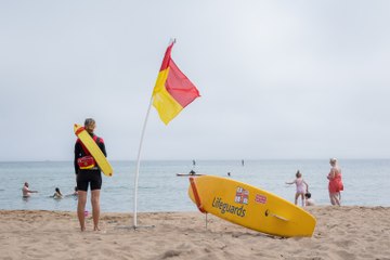 Join the Lifeguard Team! RNLI Recruitment 2023 in West Sussex 🌊