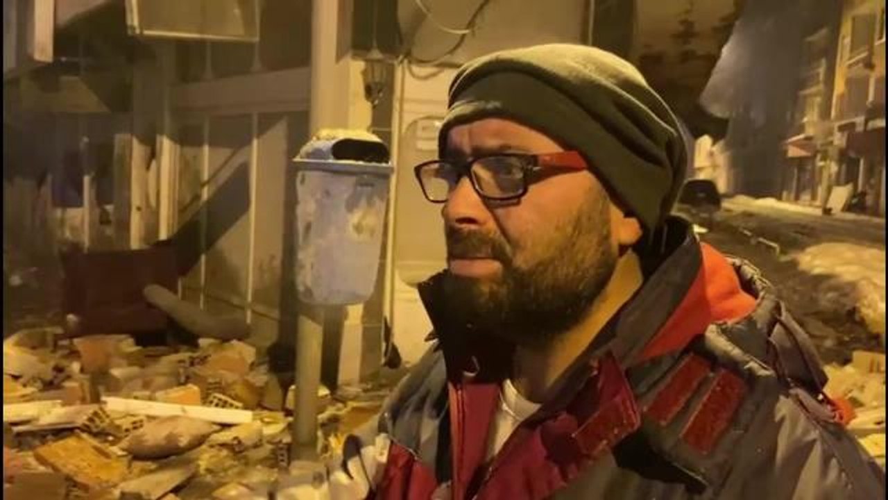 7.7 Büyüklüğündeki Deprem 10 İli Vurdu… Malatya Sıtmapınarı Mahallesi'nde Arama Kurtarma Çalışmaları Sürüyor