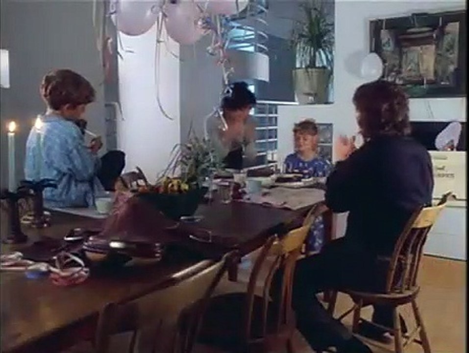 Heads or Tails movie 1997 Official Trailer video Dailymotion