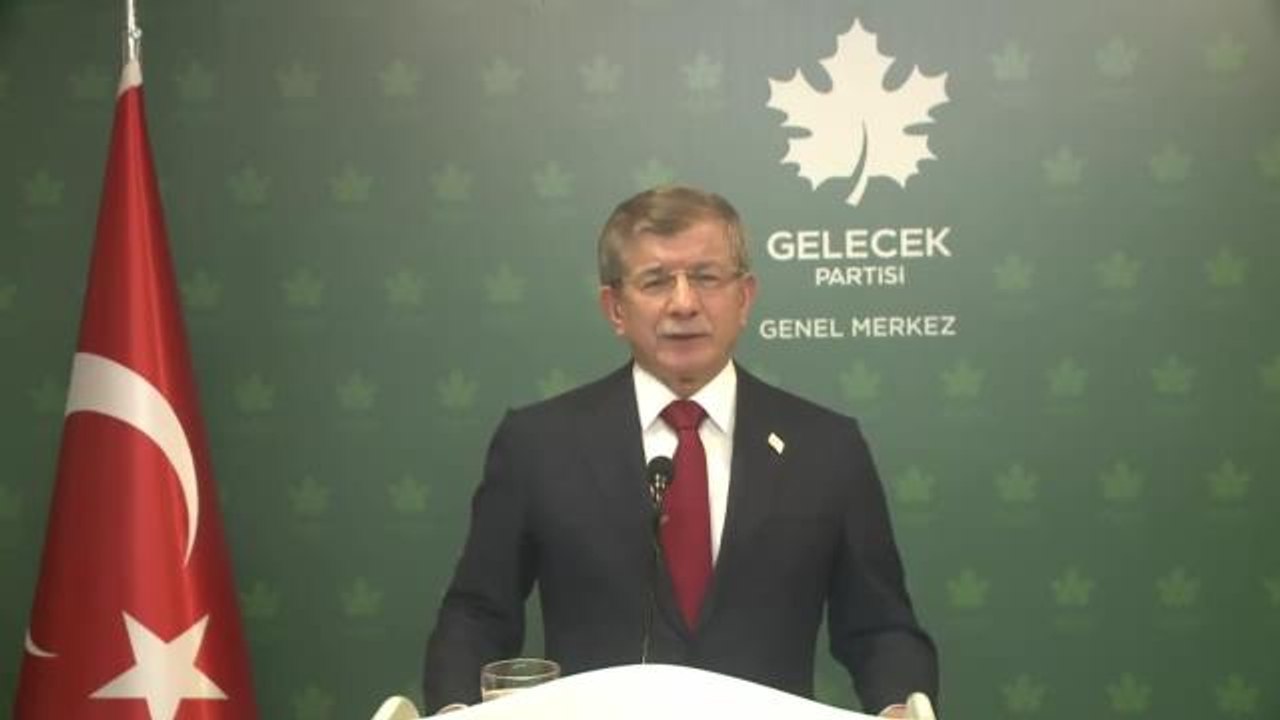 Davutoğlu: "Kardeş Aile' Kampanyası Başlatarak Depremzede Kardeşlerimizle Kader Birliğimizi Bir Aile Birliğine Dönüştüreceğiz"