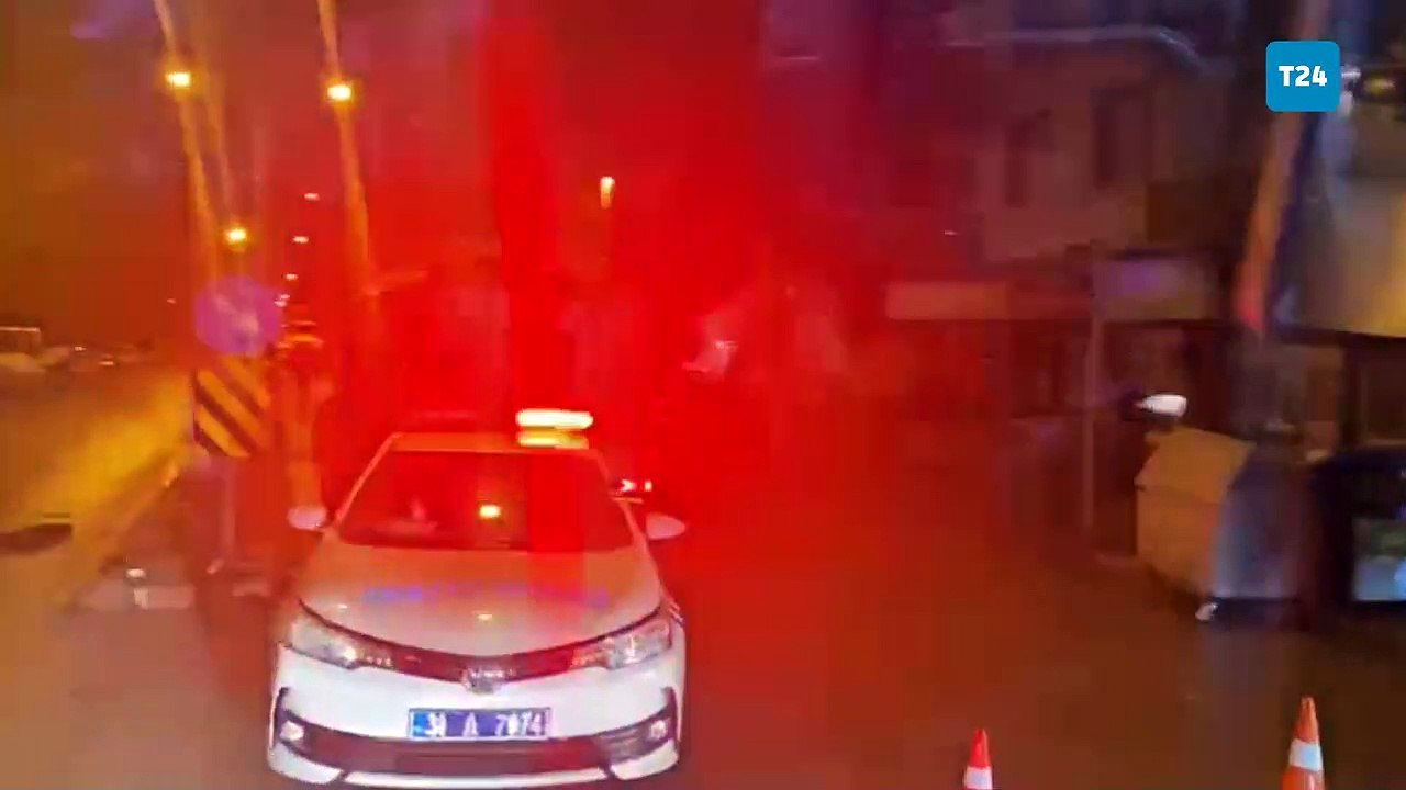 Yüzlerce sağlıkçı ve arama kurtarma ekibi, araç eksikliği nedeniyle saatlerdir havalimanında bekliyor