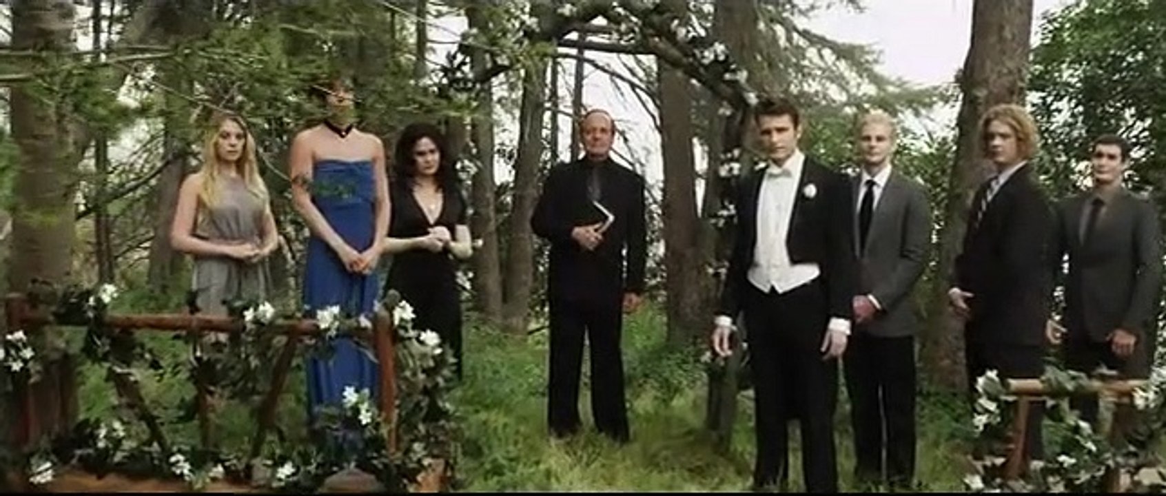 Die Beilight Saga: Breaking Wind - Bis(s) einer heult | movie | 2012 | Official Trailer