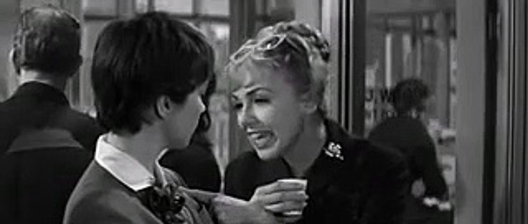 Das Appartement | movie | 1960 | Official Trailer