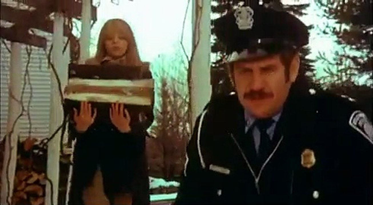 Das Mädchen am Ende der Straße | movie | 1976 | Official Trailer