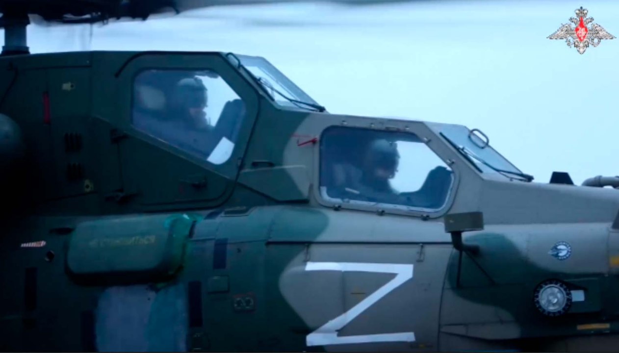 VÍDEO mostra helicóptero de ataque Mi-28N da Rússia atacando forças ucranianas com mísseis