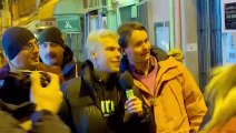 Sanremo 2023, Fedez beccato in giro per la città a fare interviste per 'Muschio' - Video