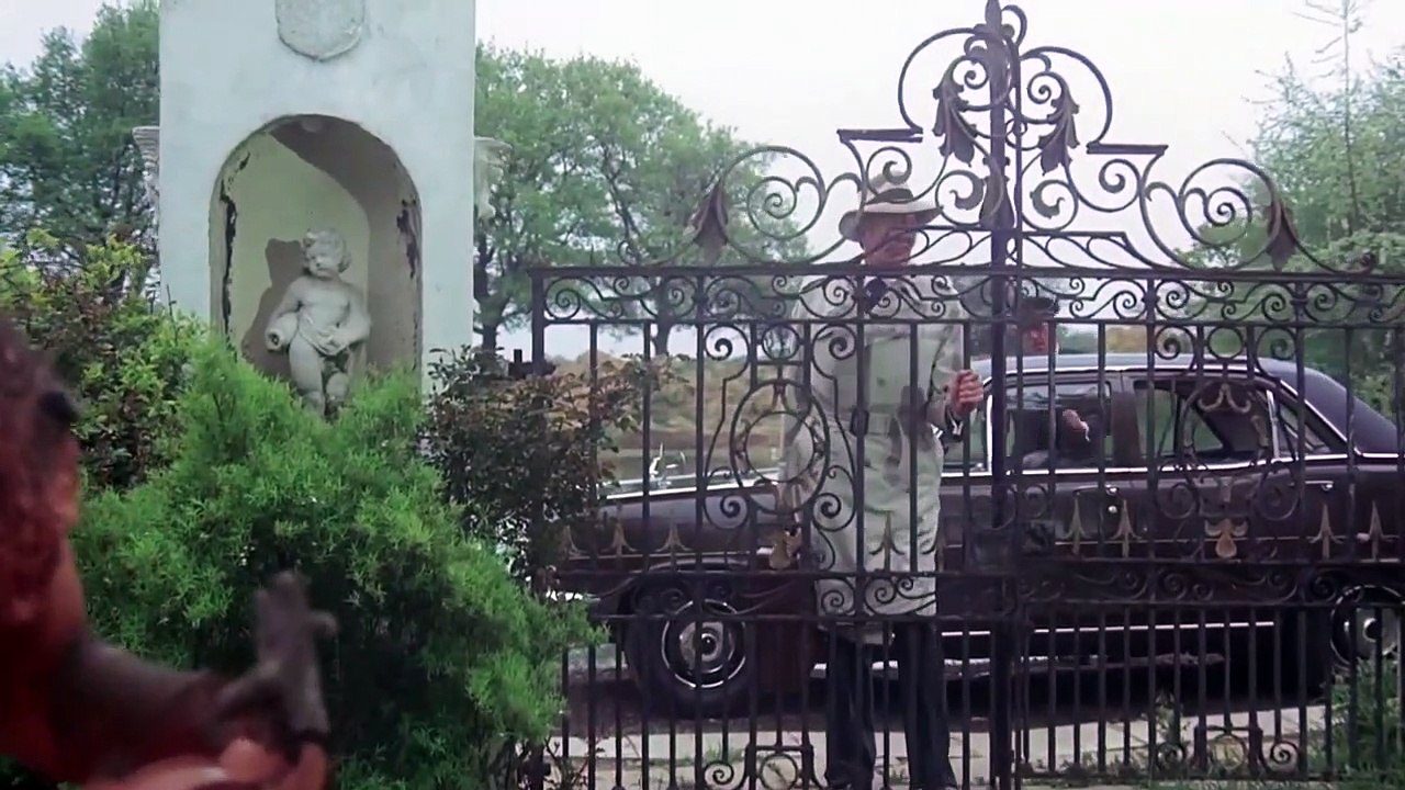 Das Schreckenshaus des Dr. Death | movie | 1974 | Official Trailer