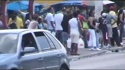 Gente Muda from Wall to Wall | movie | 2009 | Official Trailer