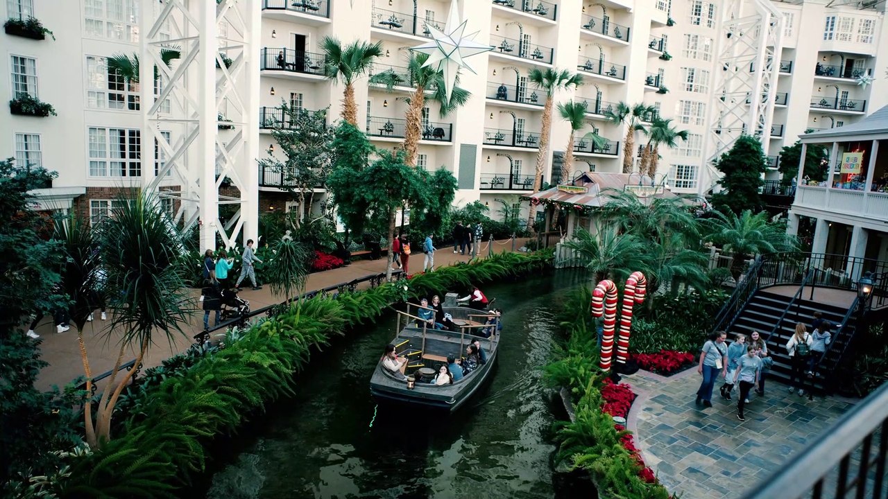 Hotel Tour of the AMAZING Gaylord Opryland Resort (Nashville, TN) - Hotel Review & Travel VLOG