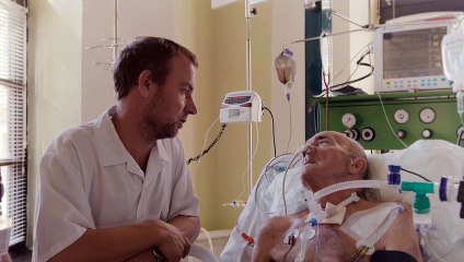 Jednotka intenzivního života | movie | 2021 | Official Trailer