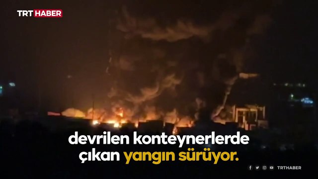 İskenderun Limanı'nda depremde devrilen konteynerlerde yangın