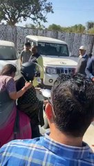 देखे वीडियो : पूर्व मुख्यमंत्री वसुंधरा राजे स्कूटी