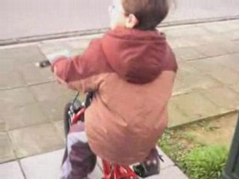 Loïc - Premier Vélo (2008/03/19)