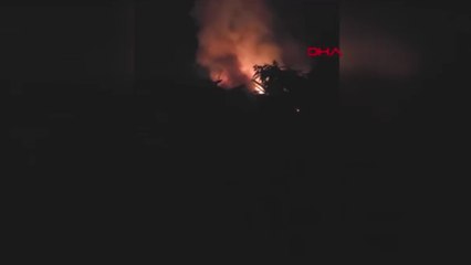Deprem sonrası yıkılan binada yangın çıktı
