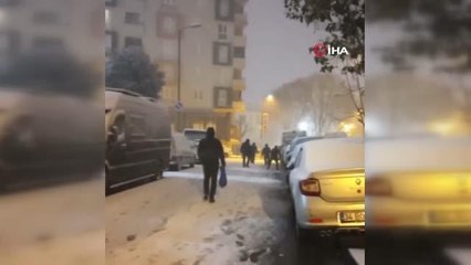 Güngören'de İETT otobüsü yolda kaldı