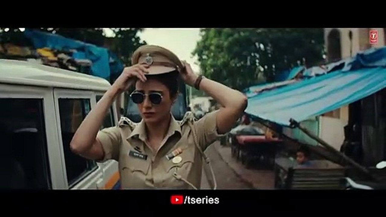 Kuttey Title Track (Full Video) _ Arjun Tabu Konkona Radhika Shardul _Vishal_ Rekha_ Faiz Ahmad Faiz(480P)