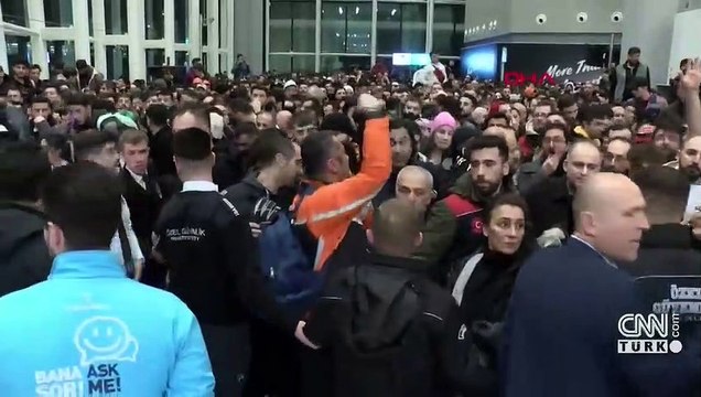 Binlerce gönüllü İstanbul Havalimanı'na akın etti