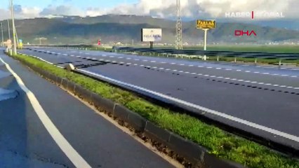 Hatay Havalimanı yolu ikiye bölündü!