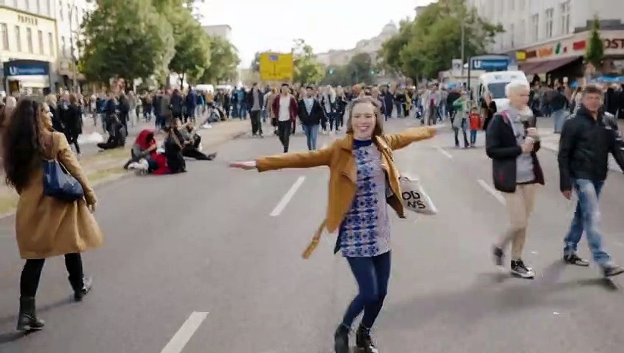 Rückenwind von vorn | movie | 2018 | Official Trailer