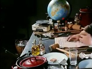 Média | movie | 2000 | Official Featurette