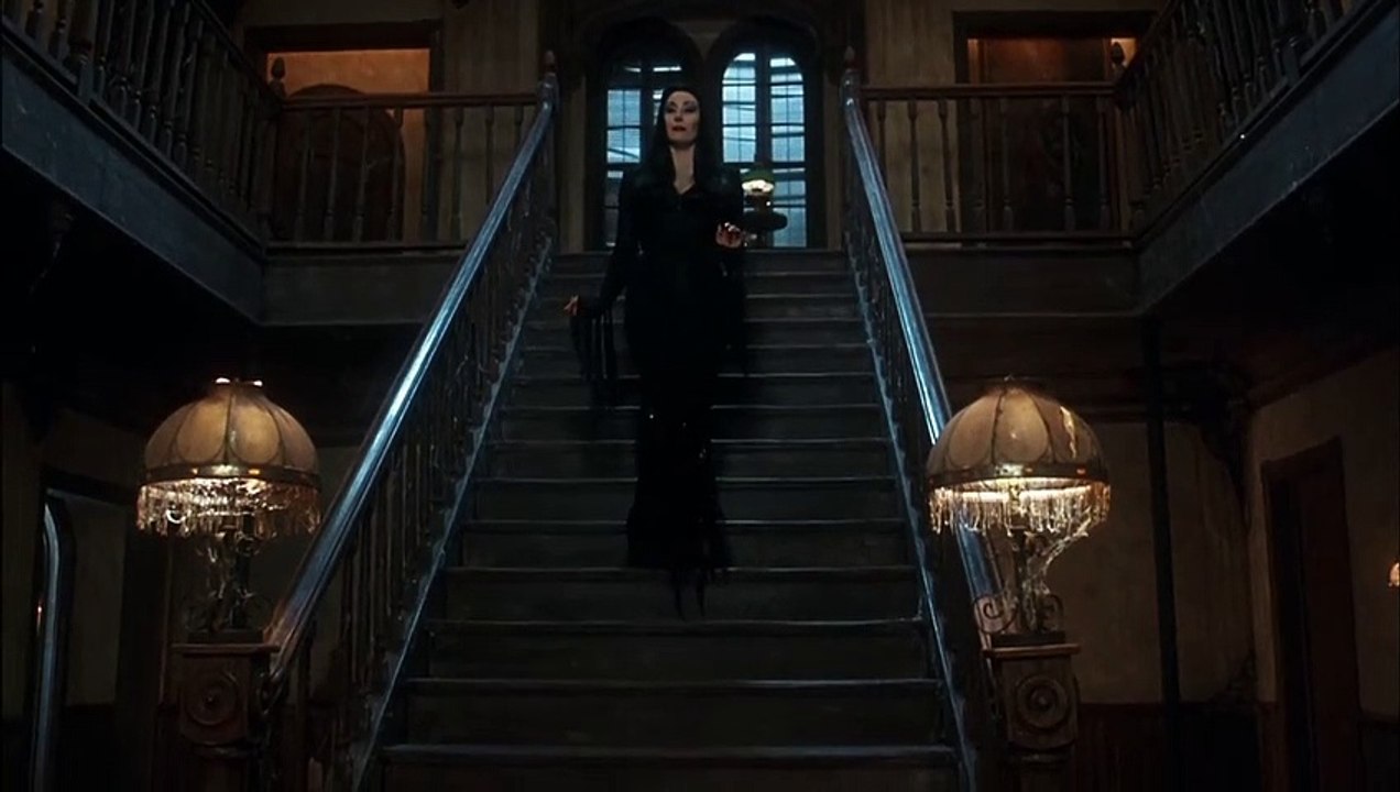 Die Addams Family in verrückter Tradition | movie | 1993 | Official Trailer