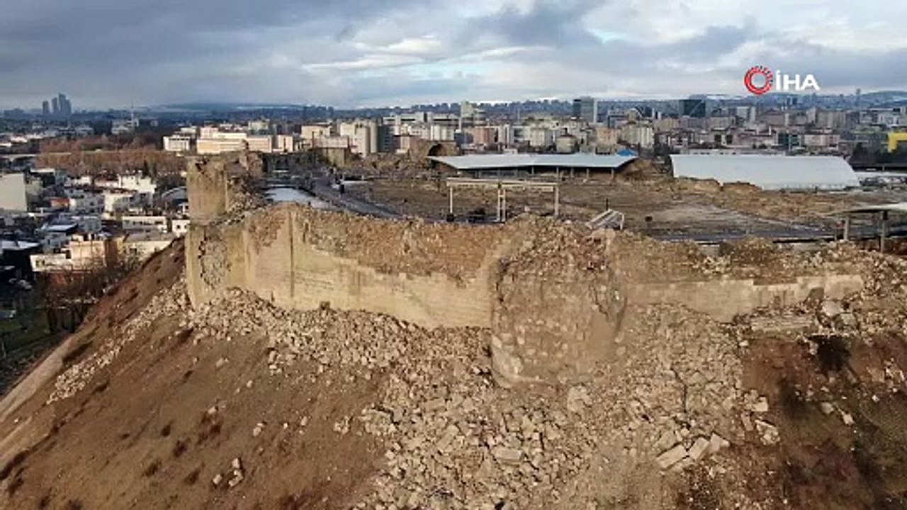 Asırlık Gaziantep kalesi yıkıldı