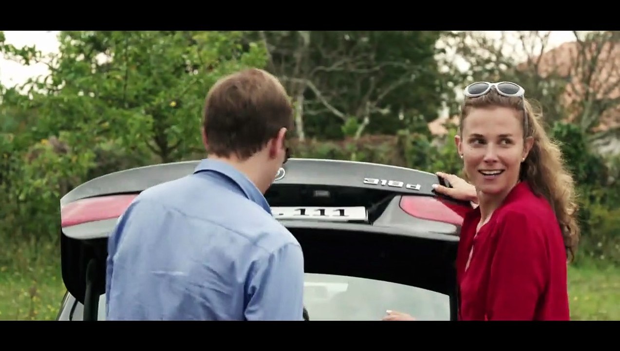 Im Sommer wohnt er unten | movie | 2015 | Official Trailer