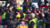 Hatay'da Türk ve Romanyalı kurtarma ekibi üyeleri sevinçten ağladı
