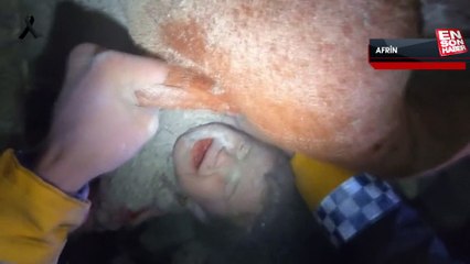 Suriye'deki depremde ablasının siper olduğu bebek enkazdan sağ çıkarıldı