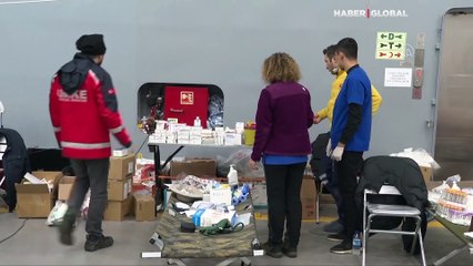 Bakan Akar depremzedeler için hastaneye dönüştürülen gemide incelemelerde bulundu