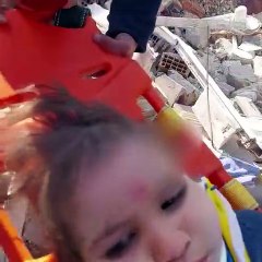 Sağlık Bakanı duyurdu: 150. saatte Hatay'da bir çocuk enkaz altında sağ çıkarıldı