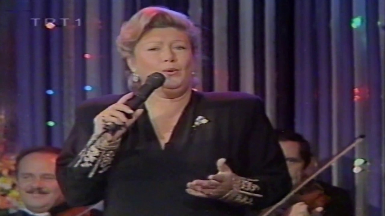 İnci Çayırlı / Dinmiyor hiç bu akşam ne göz yaşım ne acım