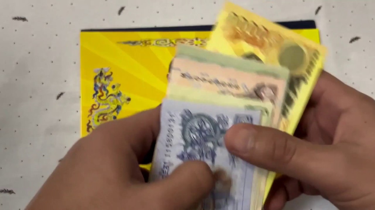 Bhutan currency banknotes