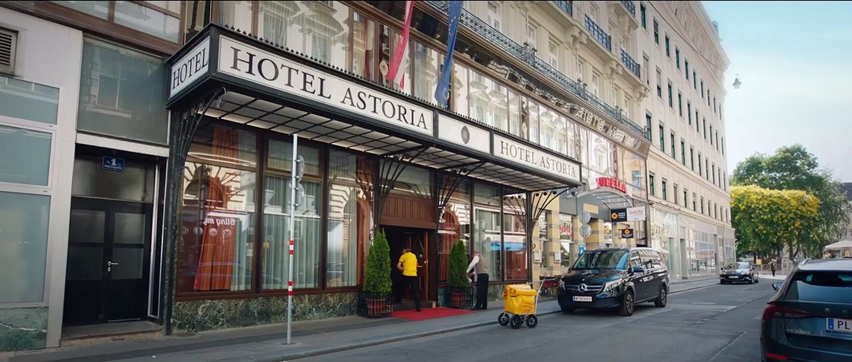 Griechenland oder Der laufende Huhn | movie | 2023 | Official Teaser