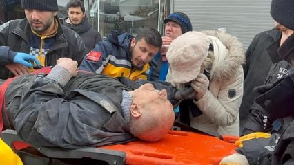 Deprem felaketinde 2'nci gün; enkaz başlarında umutlu bekleyiş (6)