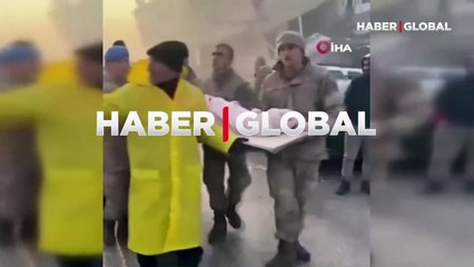 28 saat sonra kurtarılan Arda'dan askere: "Ben seni bir yerden tanıyorum"