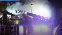 Incendio a Rimini: il tetto di una villetta prende fuoco