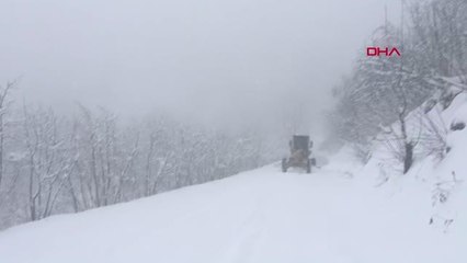 DÜZCE'DE 80 KÖY YOLU ULAŞIMA KAPANDI