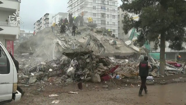 صور جديدة لعمليات الإنقاذ في غازي عنتاب التركية جراء الزلزال الأخير