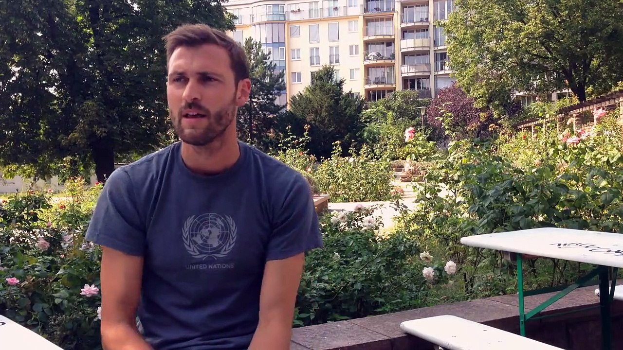 2030 - Aufstand der Jungen | movie | 2011 | Official Featurette