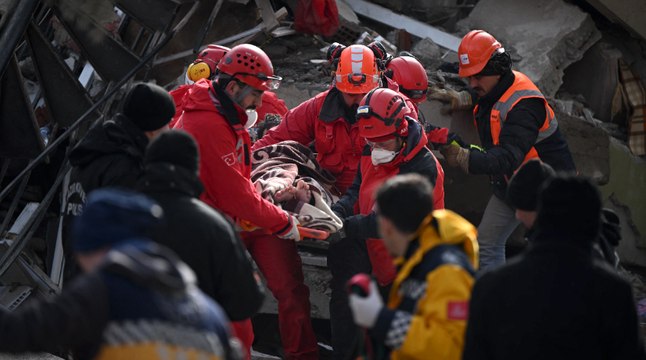 Recién nacidos e incrustados en concreto: valentía de niños rescatados en Turquía y Siria