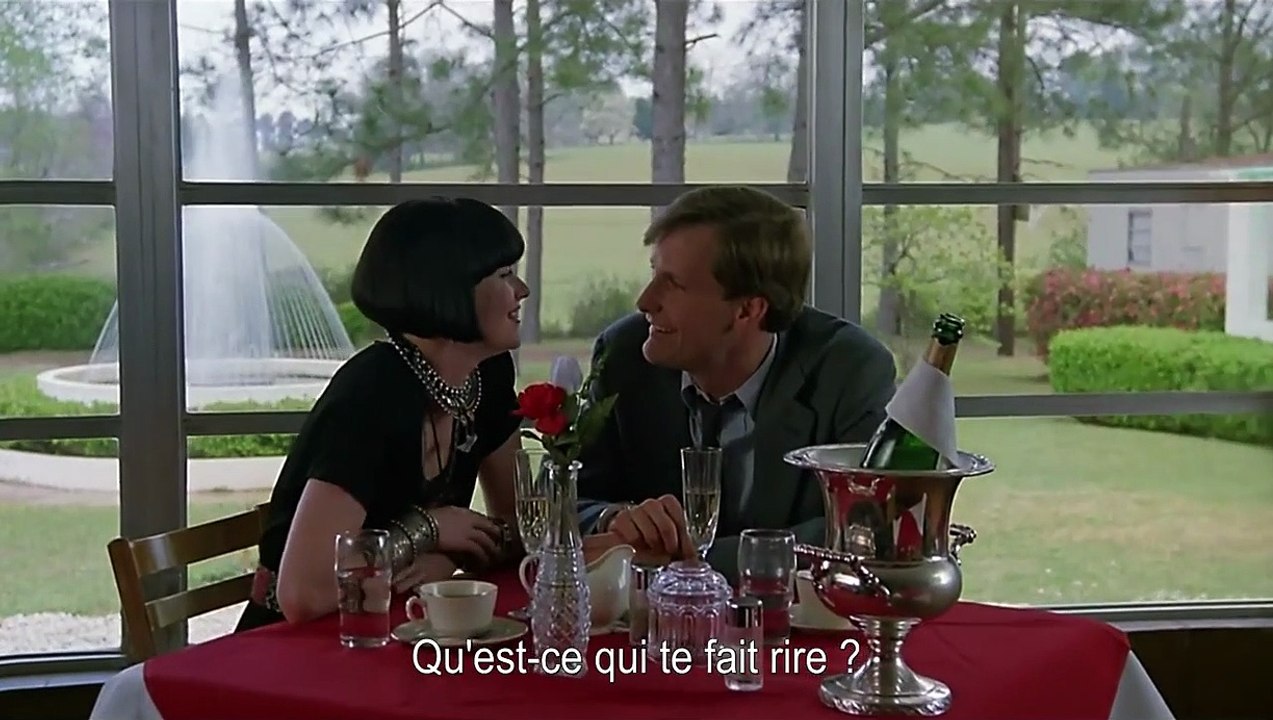 Dangereuse sous tous rapports | movie | 1986 | Official Clip