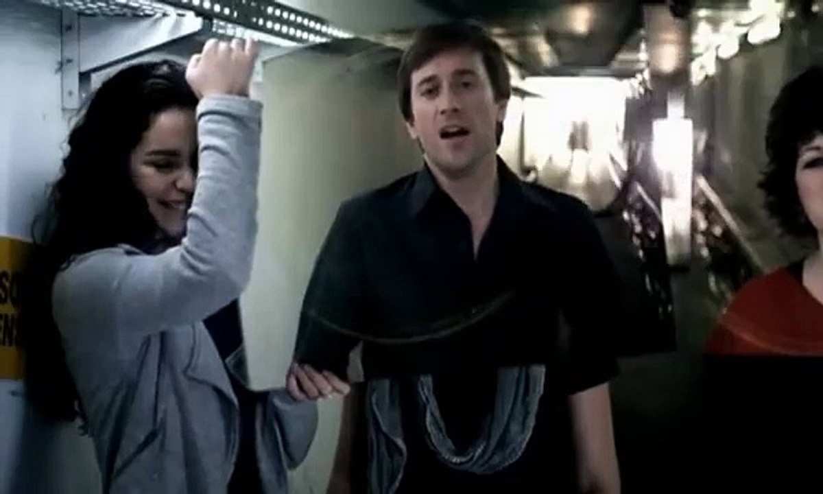 Les Enfoirés 2010 - Les Enfoirés... la Crise de Nerfs | movie | 2010 | Official Clip