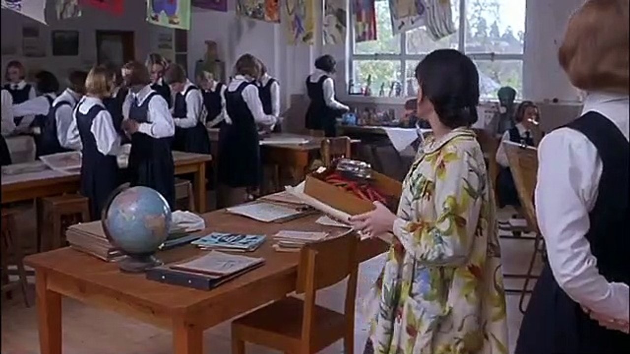 Heavenly Creatures | movie | 1994 | Official Clip