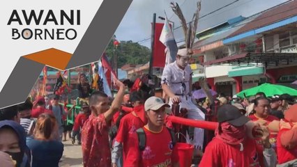 Chap Goh Meh | Sambutan di Pemangkat meriah disertai lebih 200 pembawa tandu