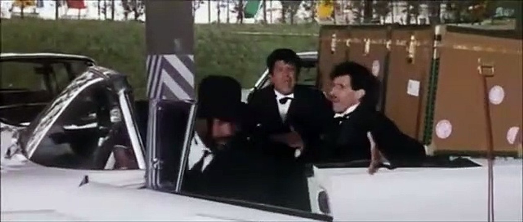 Zwei Trottel gegen Goldfinger | movie | 1965 | Official Clip